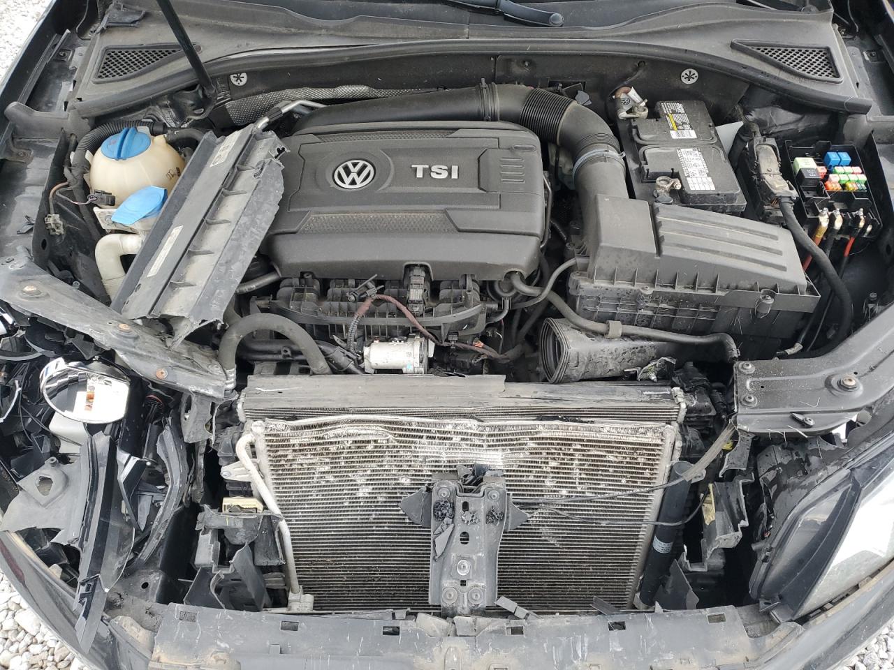 VOLKSWAGEN PASSAT SE