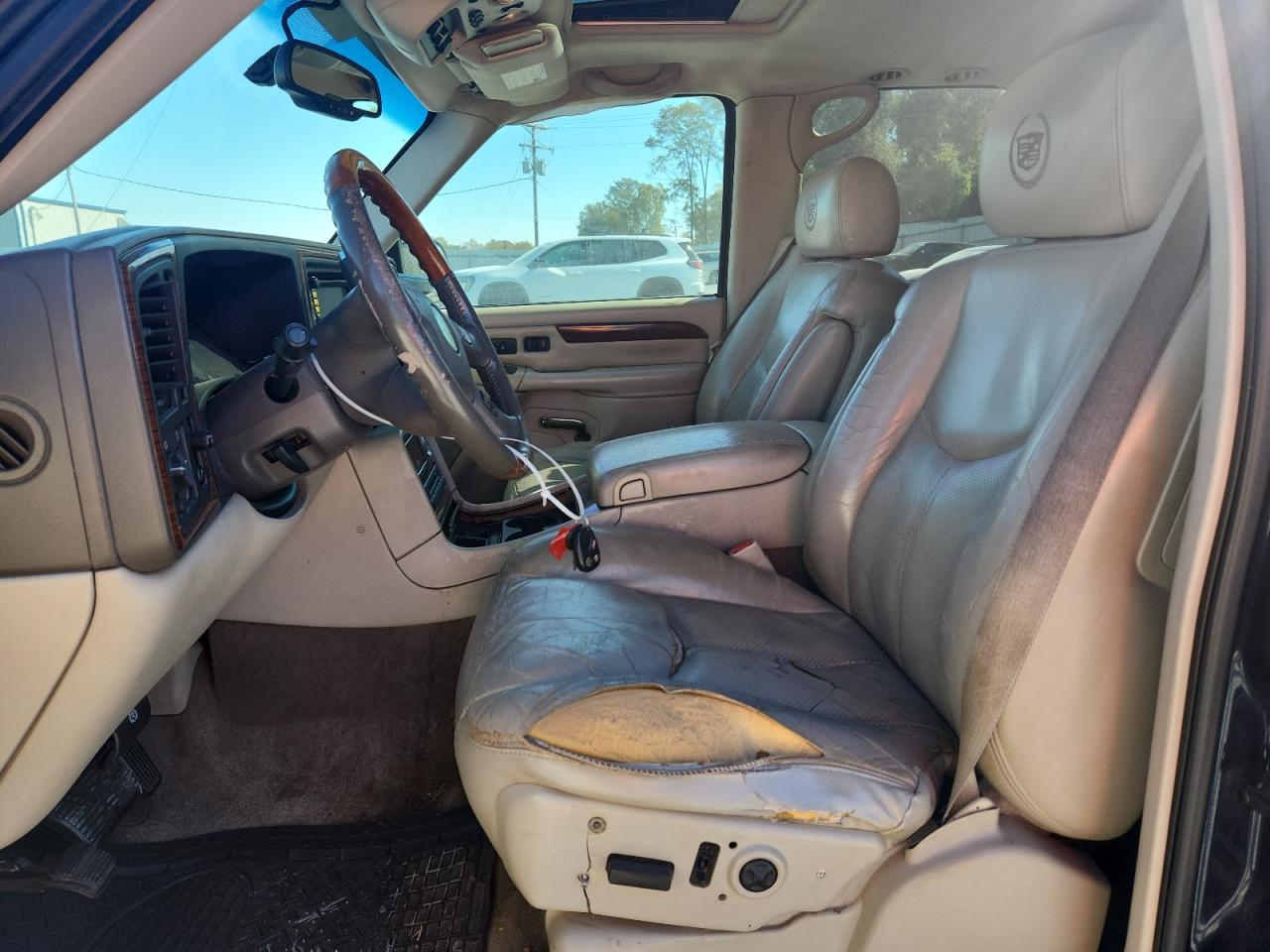 Lot #3301855030 2004 CADILLAC ESCALADE L