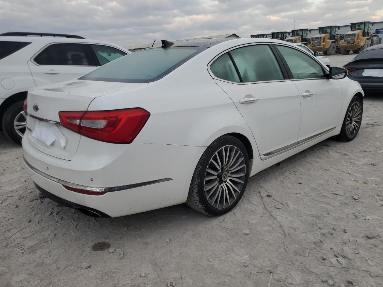 KIA CADENZA PREMIUM