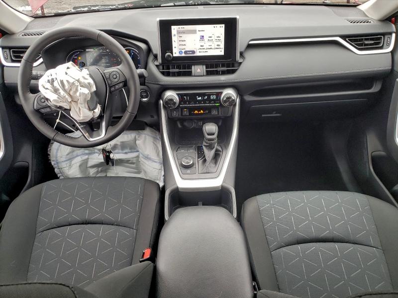 2025 TOYOTA RAV4 XLE #3304515527