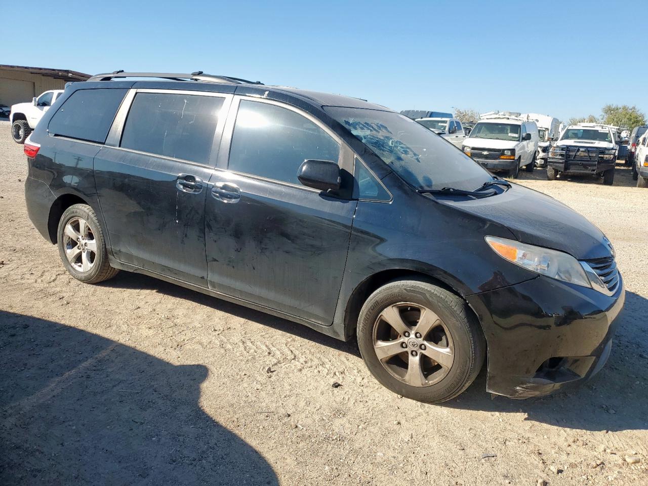 Lot #3279691915 2017 TOYOTA SIENNA LE
