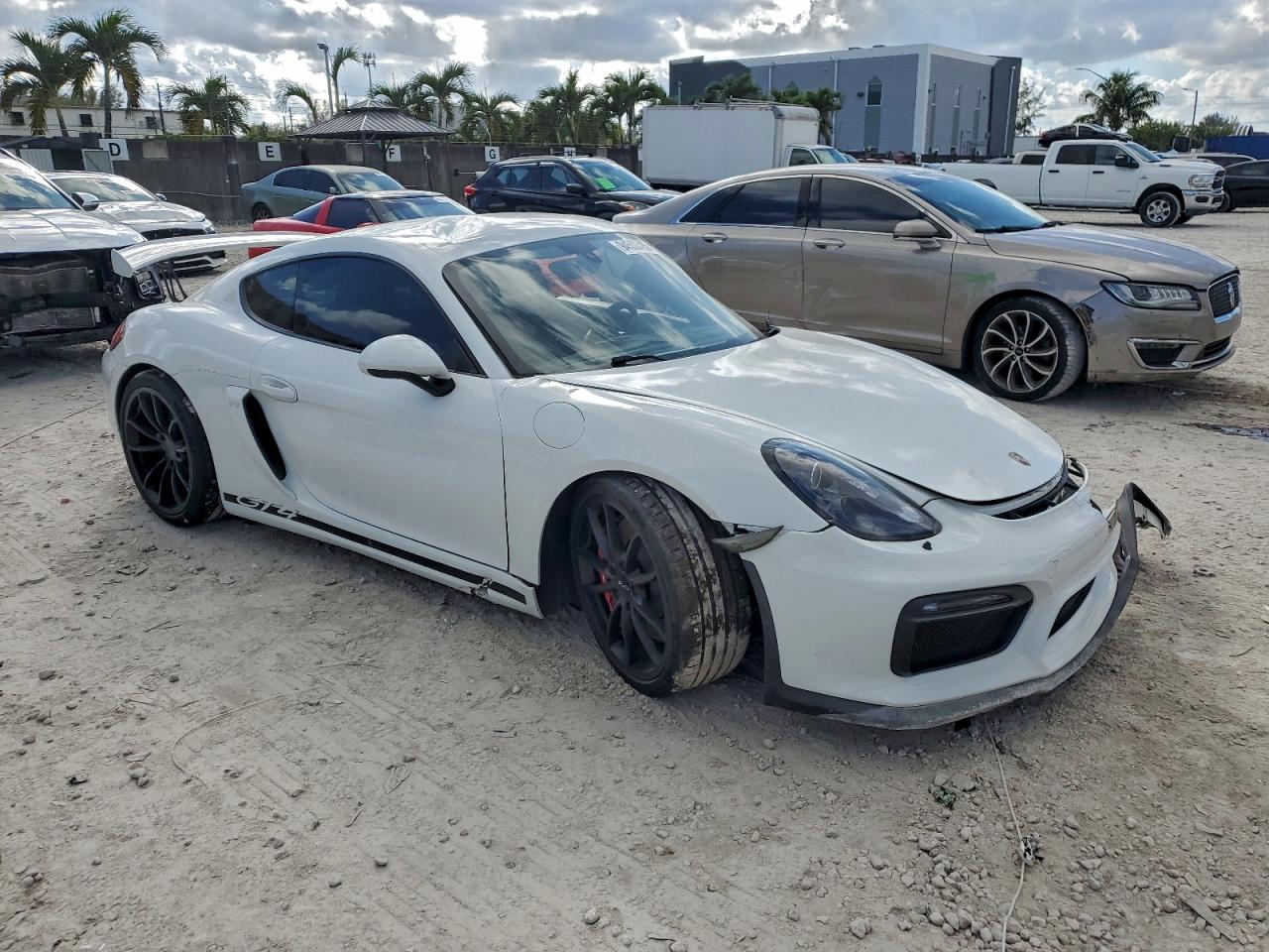 PORSCHE CAYMAN GT4