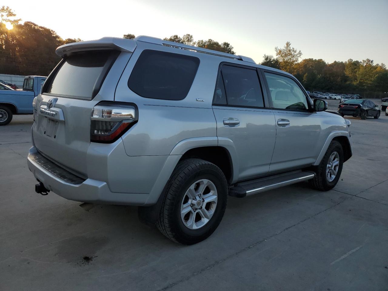 TOYOTA 4RUNNER SR5