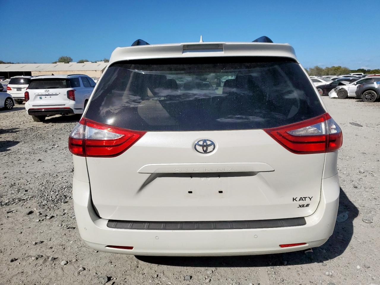TOYOTA SIENNA XLE