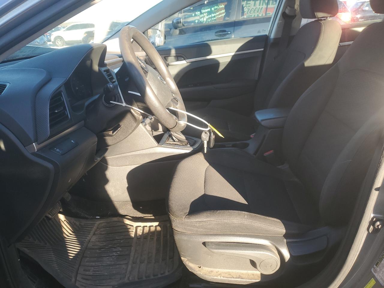 Lot #3315702719 2019 HYUNDAI ELANTRA SE