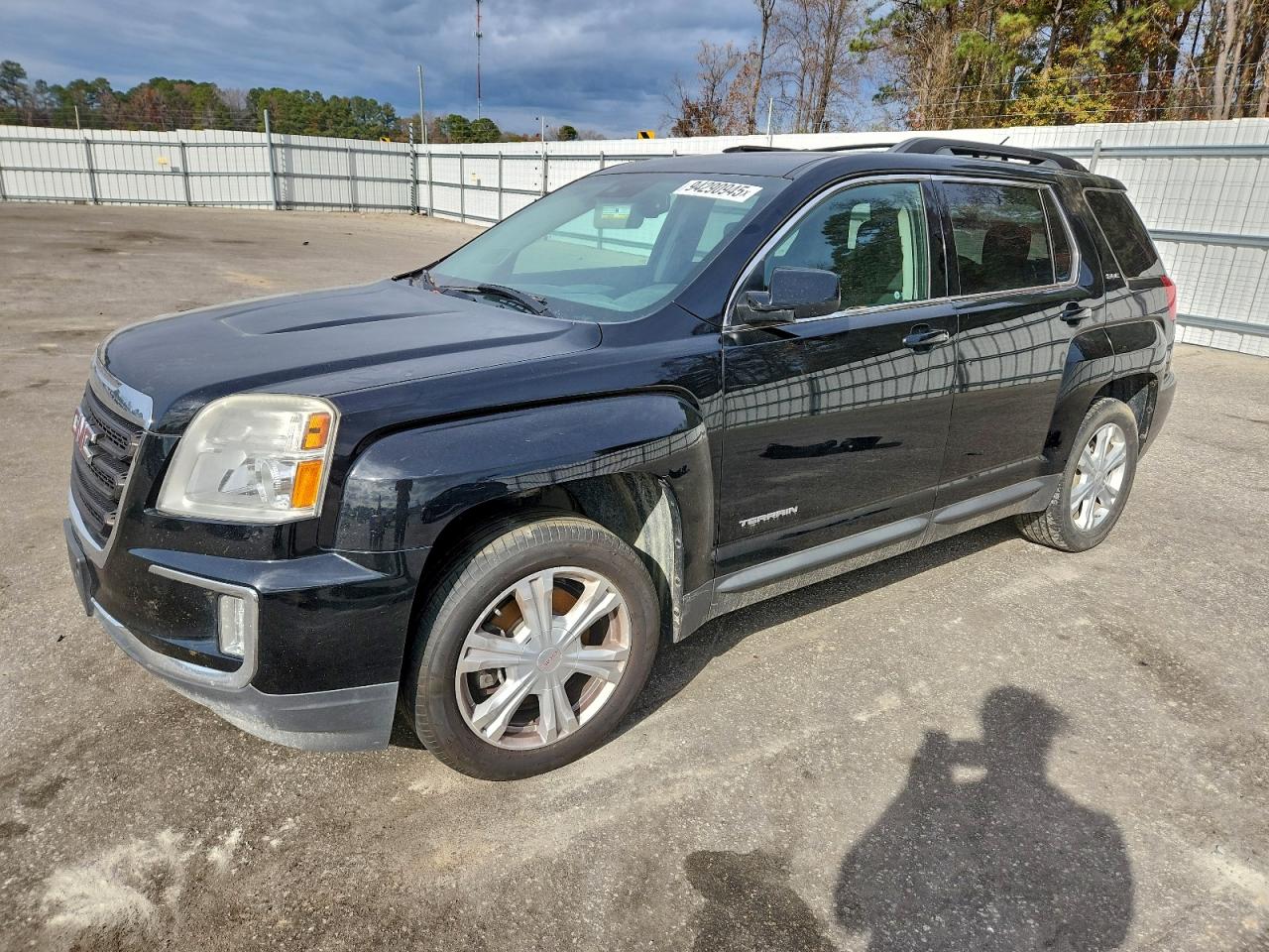 Lot #3303595953 2017 GMC TERRAIN SL