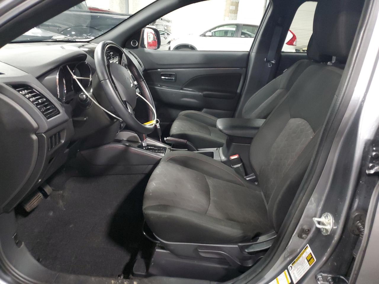 MITSUBISHI OUTLANDER ES