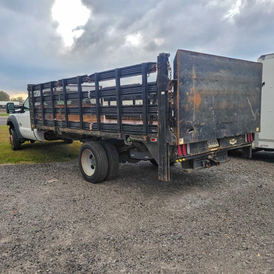 FORD F-550 SUPER DUTY