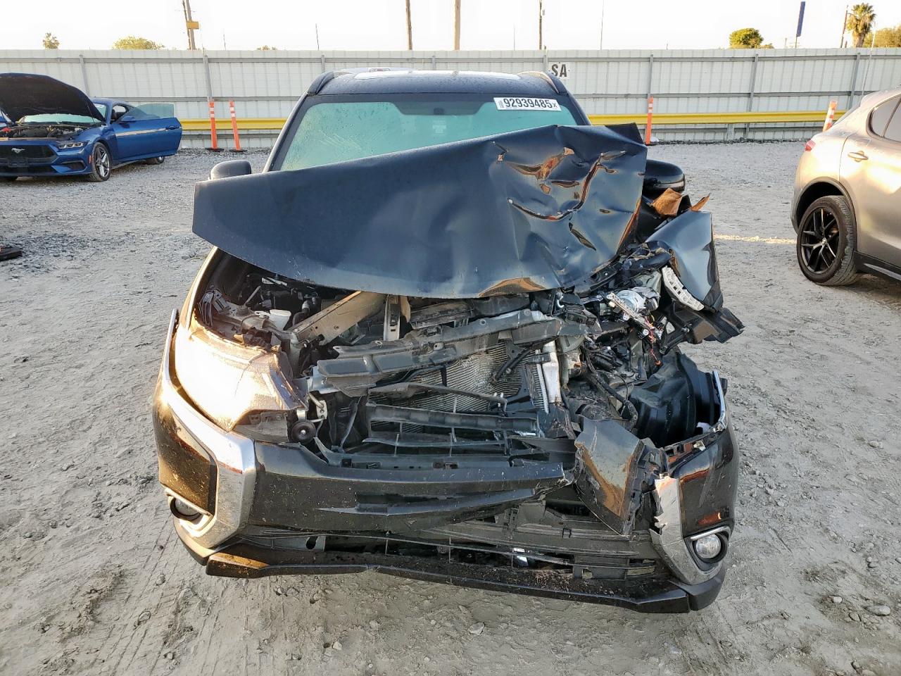 MITSUBISHI OUTLANDER SE