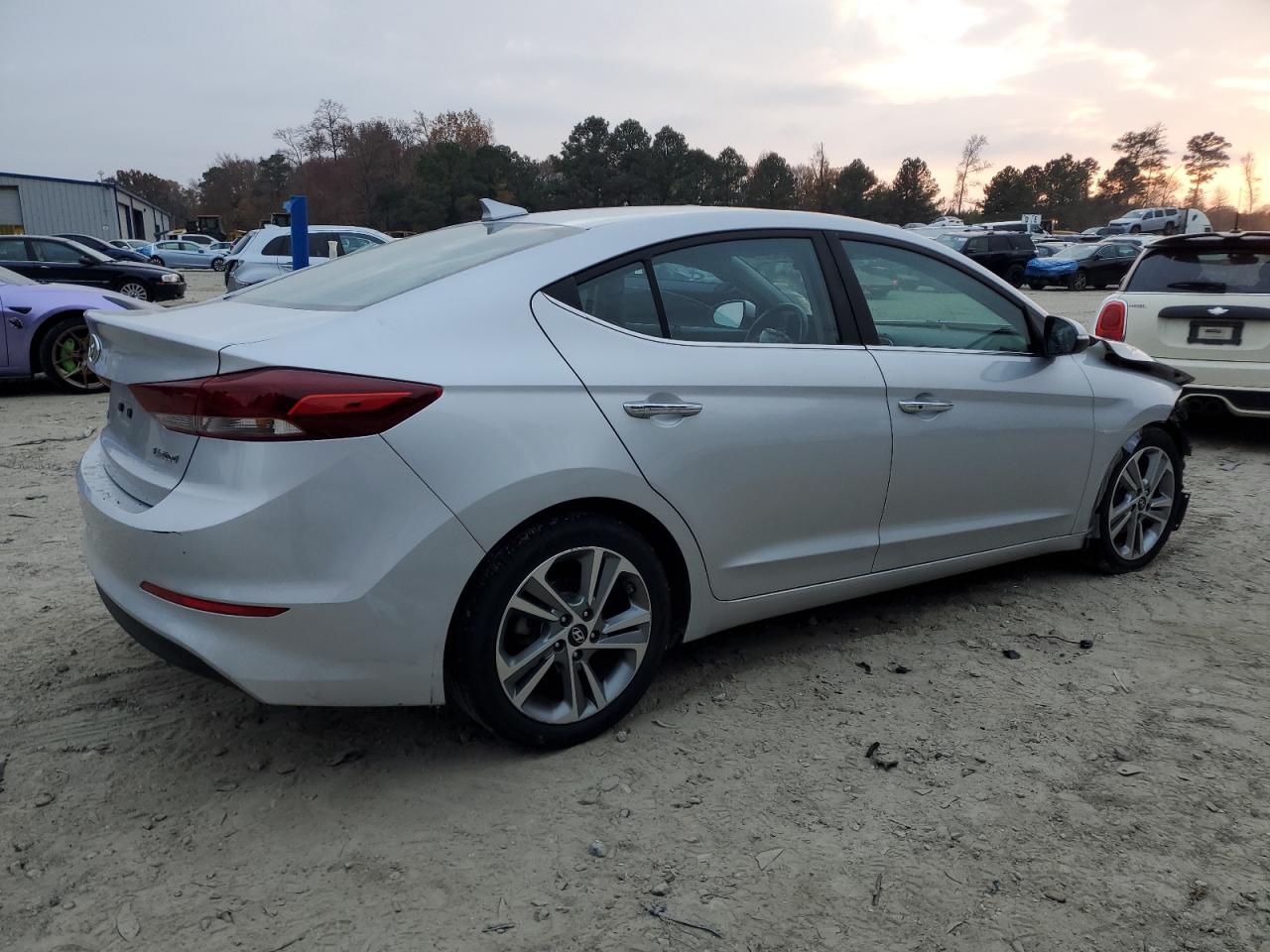 Lot #3301834419 2017 HYUNDAI ELANTRA SE