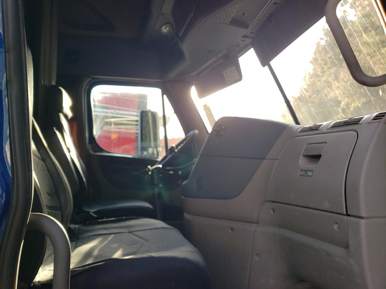 Lot #3284647322 2014 FREIGHTLINER CASCADIA 1