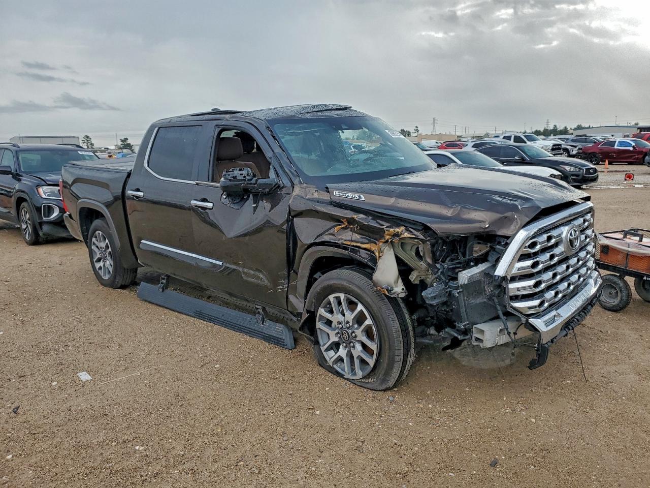 TOYOTA TUNDRA CREWMAX PLATINUM
