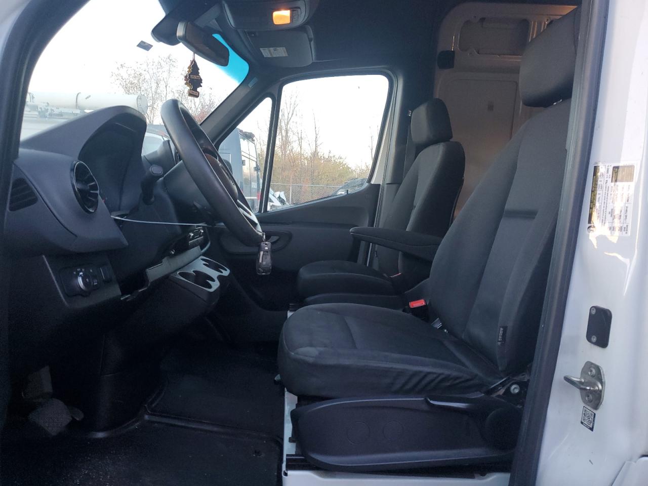 MERCEDES-BENZ SPRINTER 2500