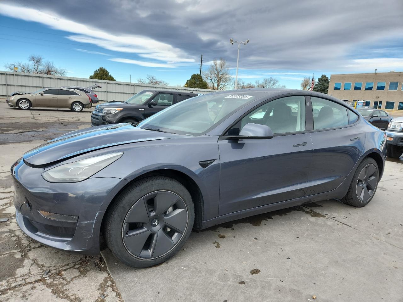 TESLA MODEL 3