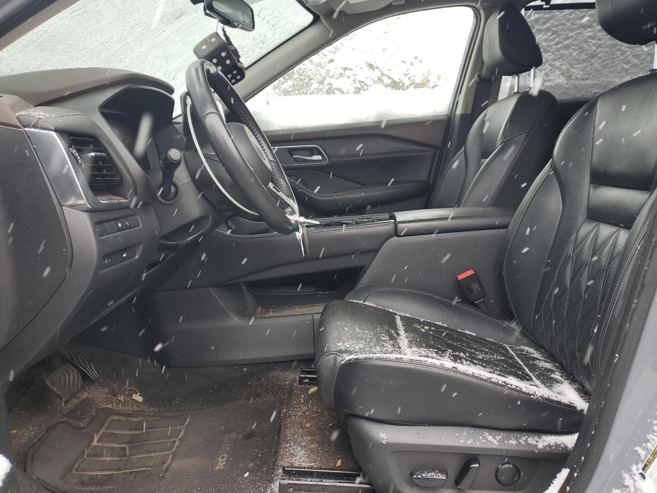 NISSAN ROGUE PLATINUM