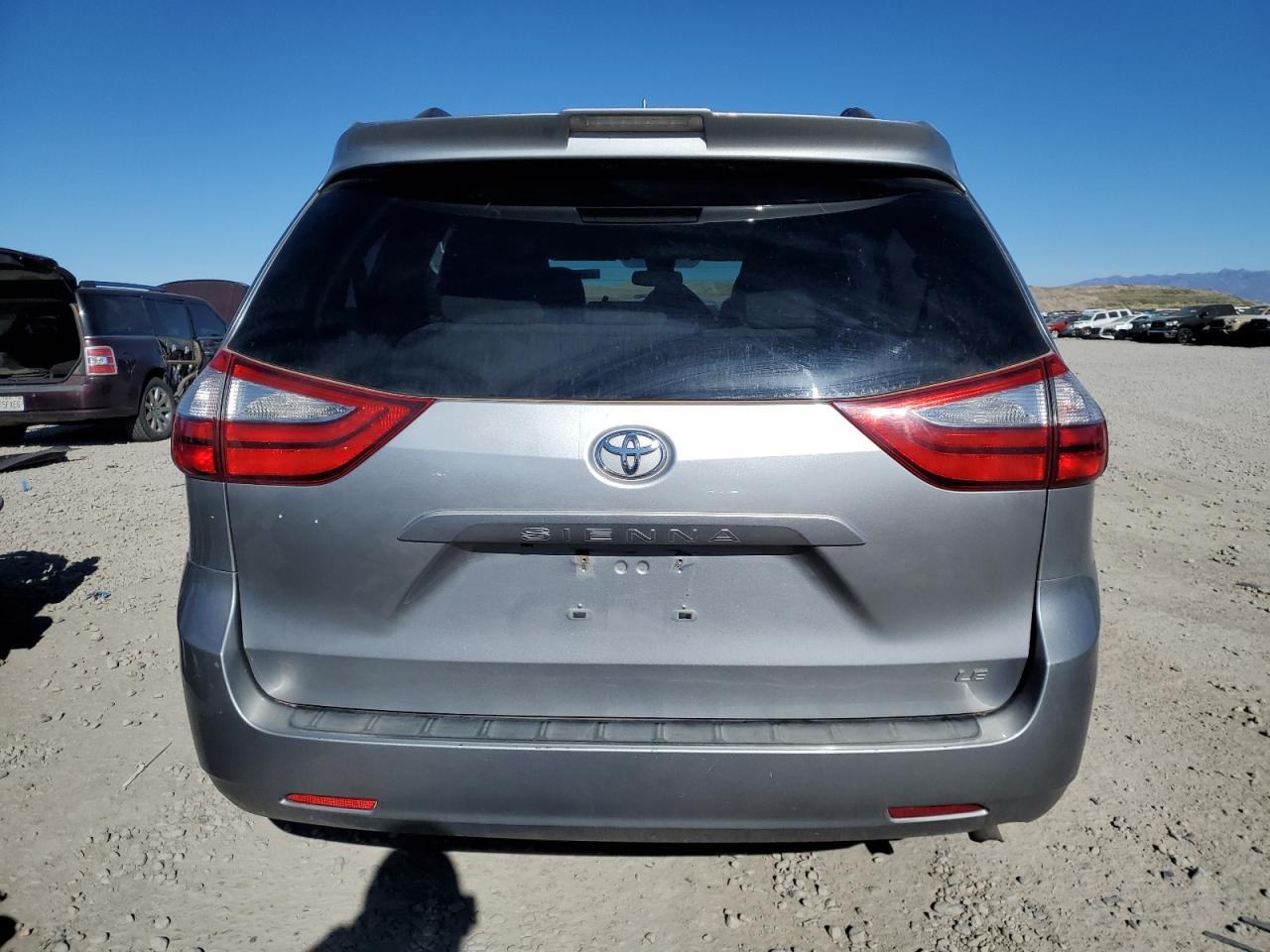 Lot #3292749777 2018 TOYOTA SIENNA LE