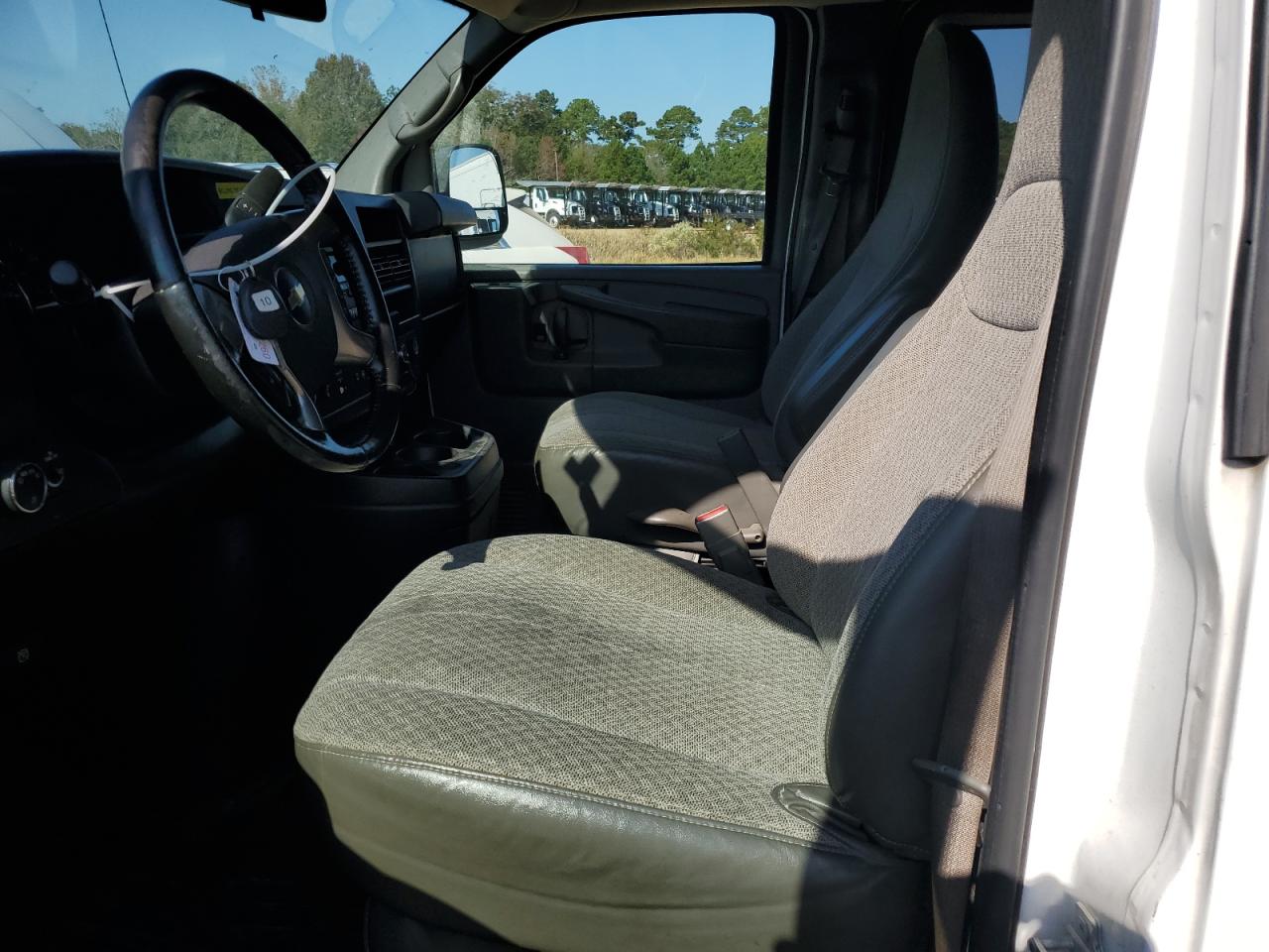 CHEVROLET EXPRESS LT