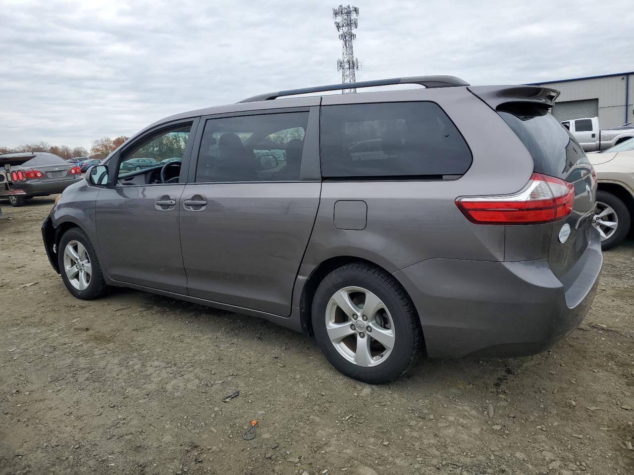 Lot #3287523020 2016 TOYOTA SIENNA LE