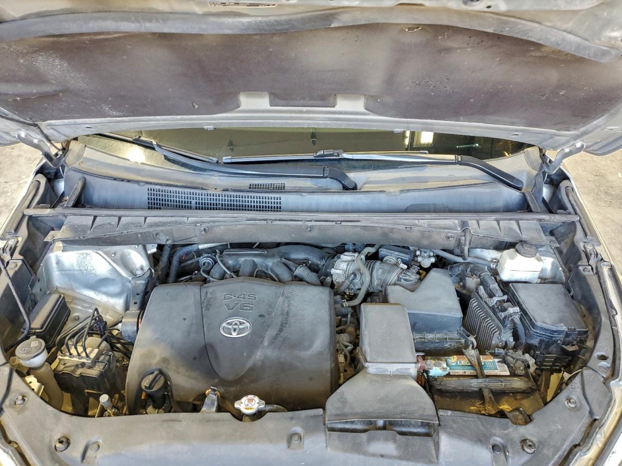 TOYOTA HIGHLANDER SE