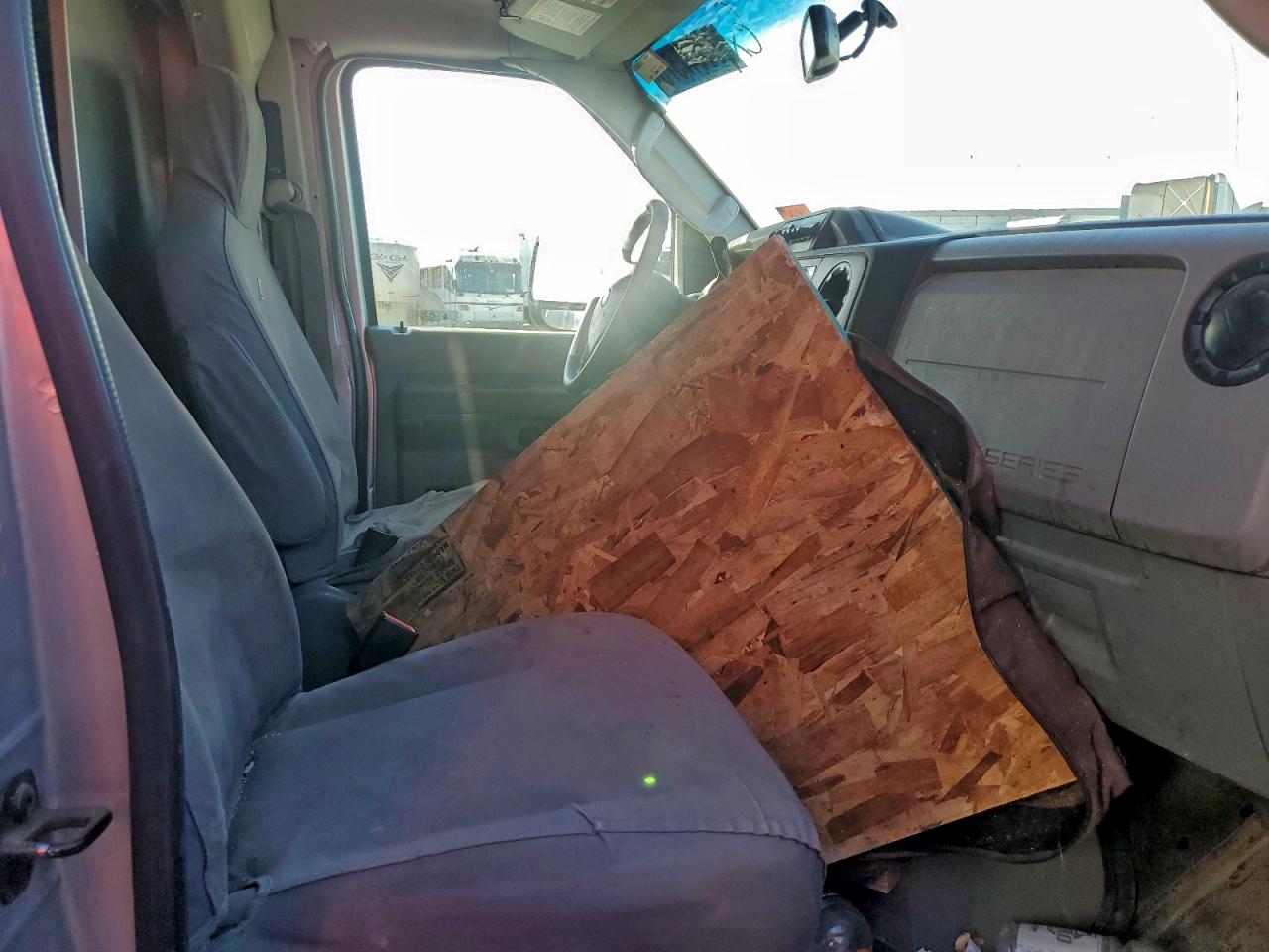 FORD ECONOLINE E450 SUPER DUTY CUTAWAY VAN