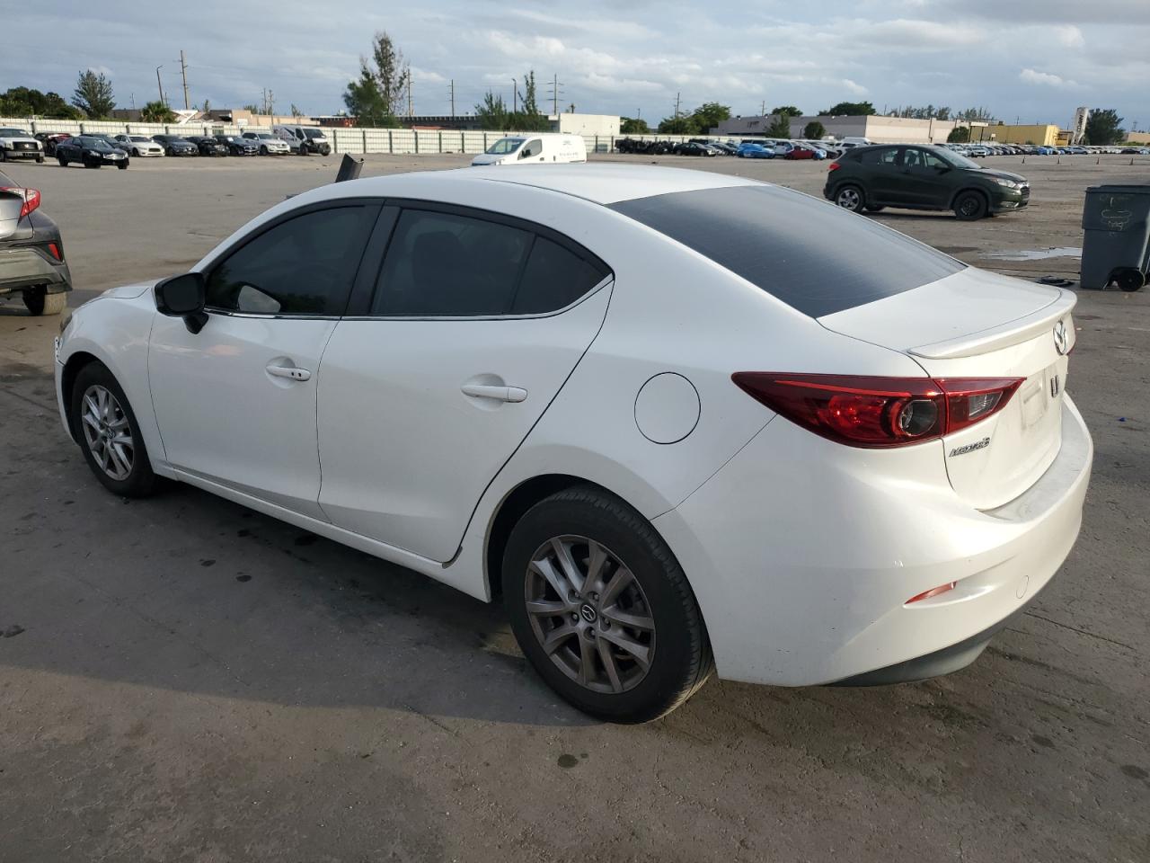 MAZDA 3 TOURING