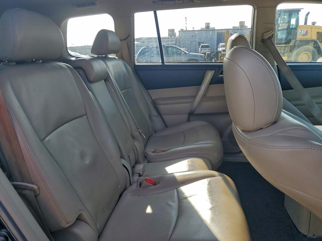 TOYOTA HIGHLANDER BASE