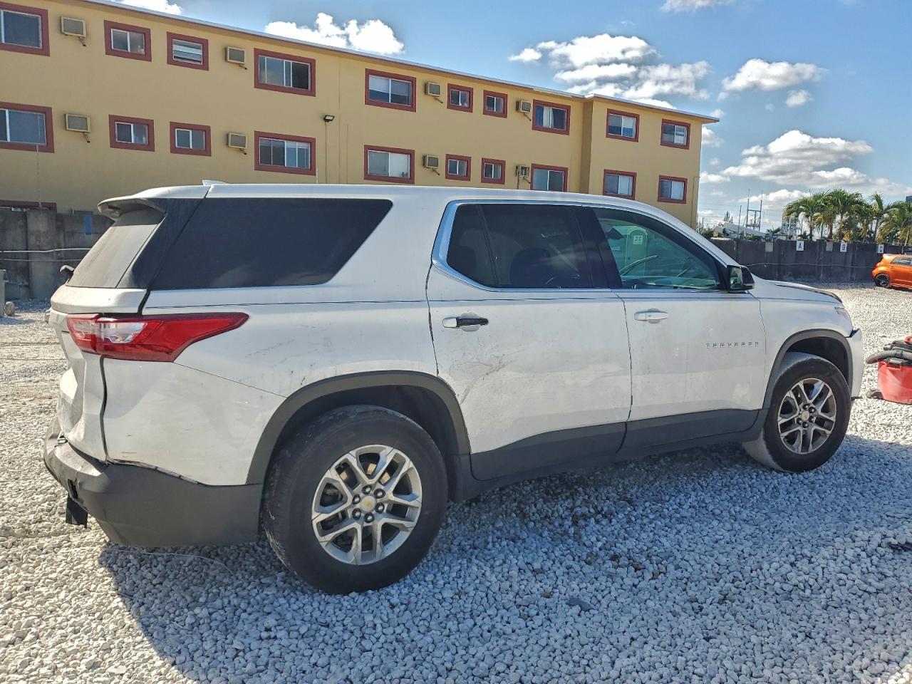 CHEVROLET TRAVERSE LS