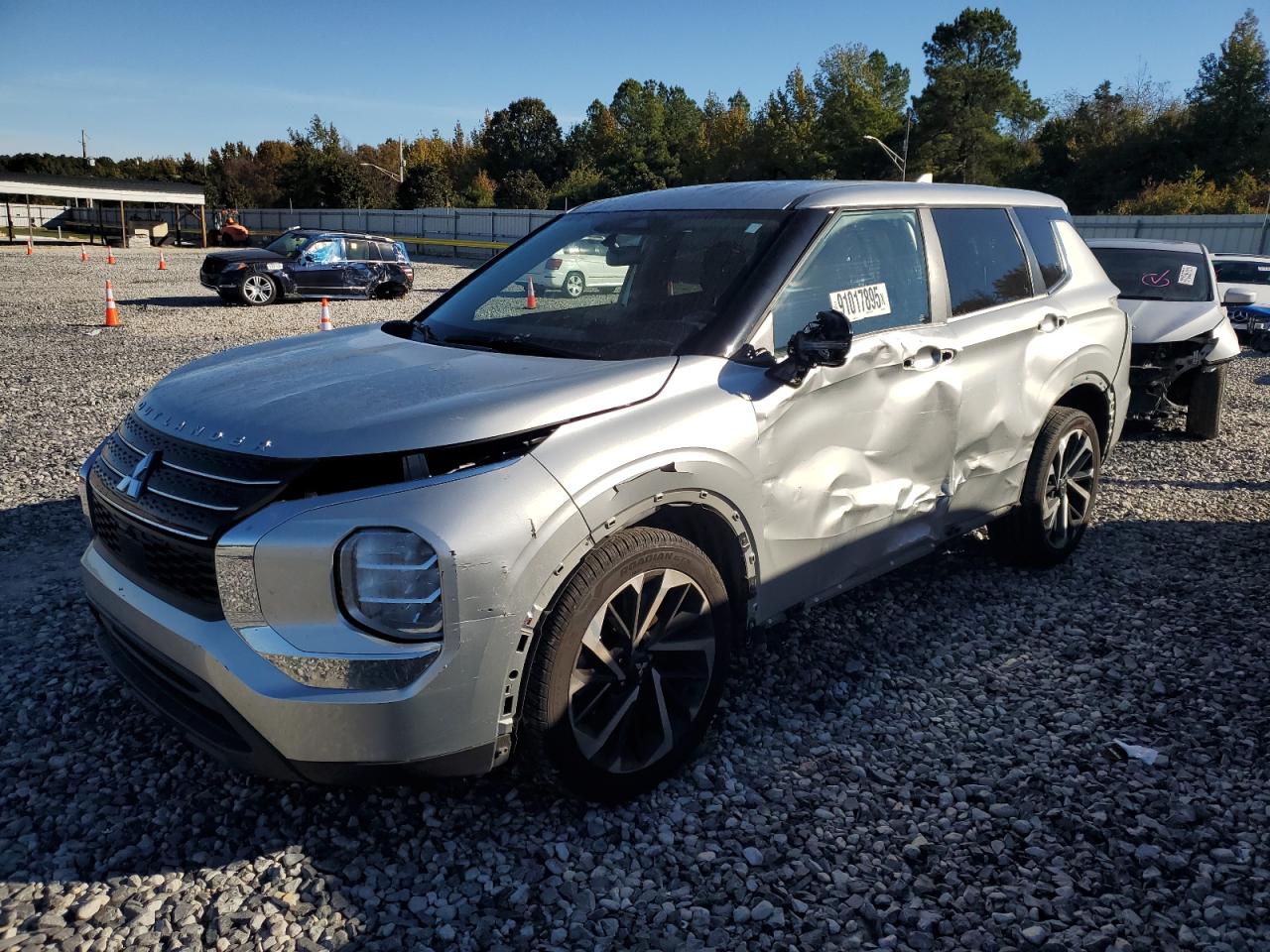 MITSUBISHI OUTLANDER ES