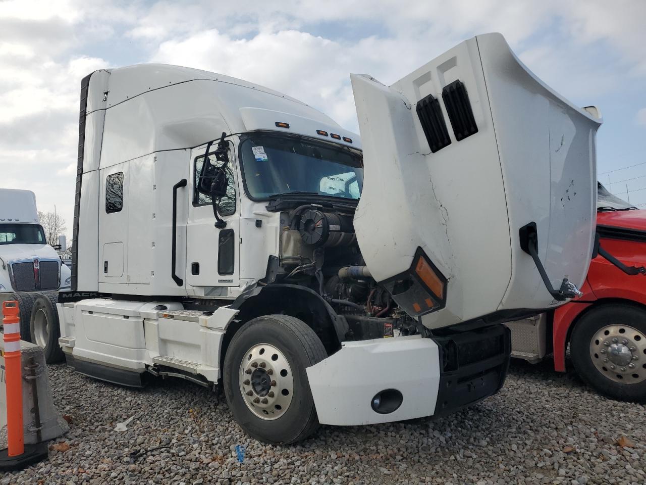 Lot #3291166961 2022 MACK ANTHEM