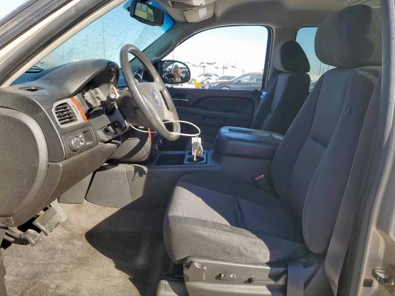 CHEVROLET TAHOE C1500 LS