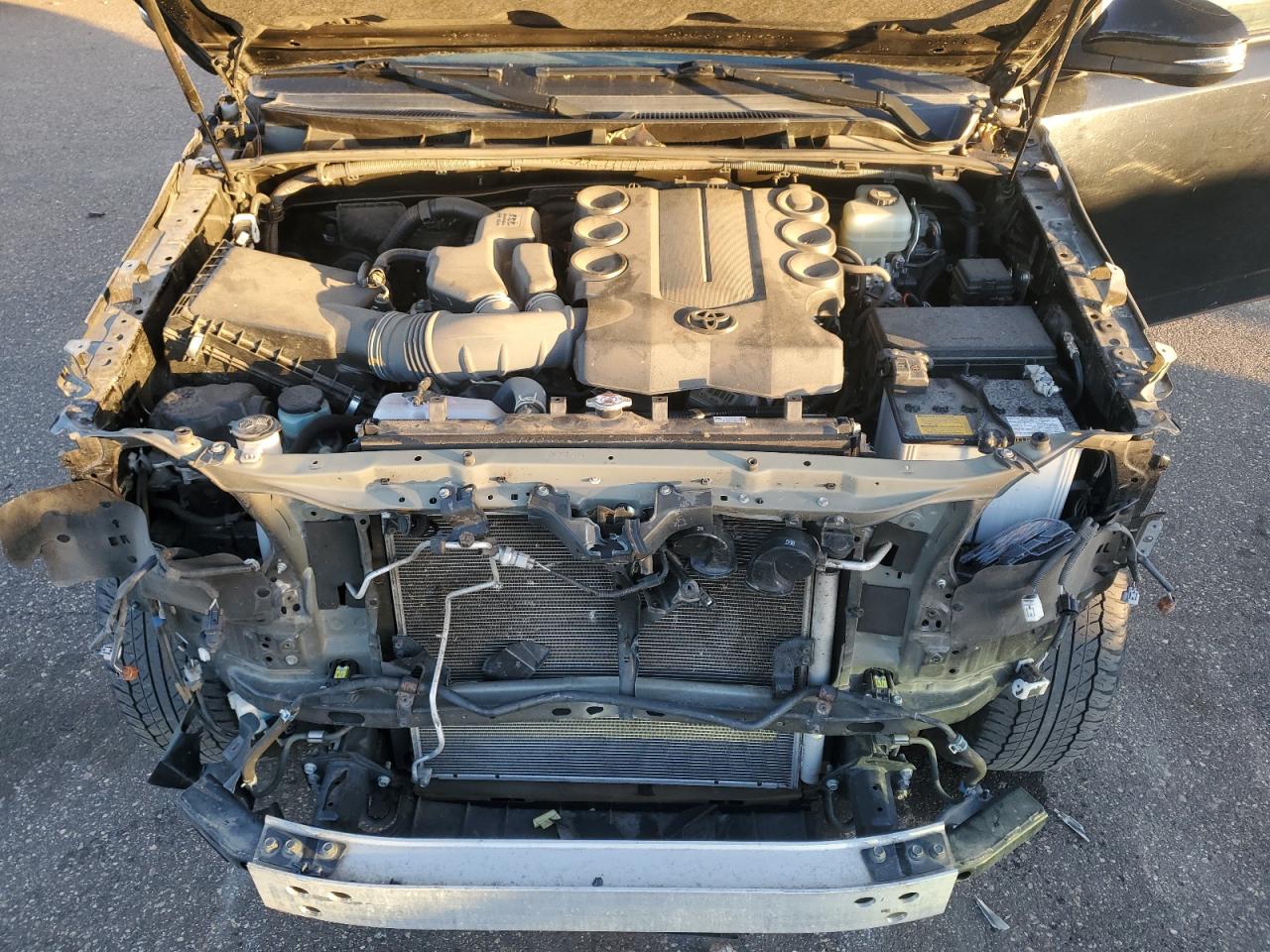 TOYOTA 4RUNNER SR5/SR5 PREMIUM