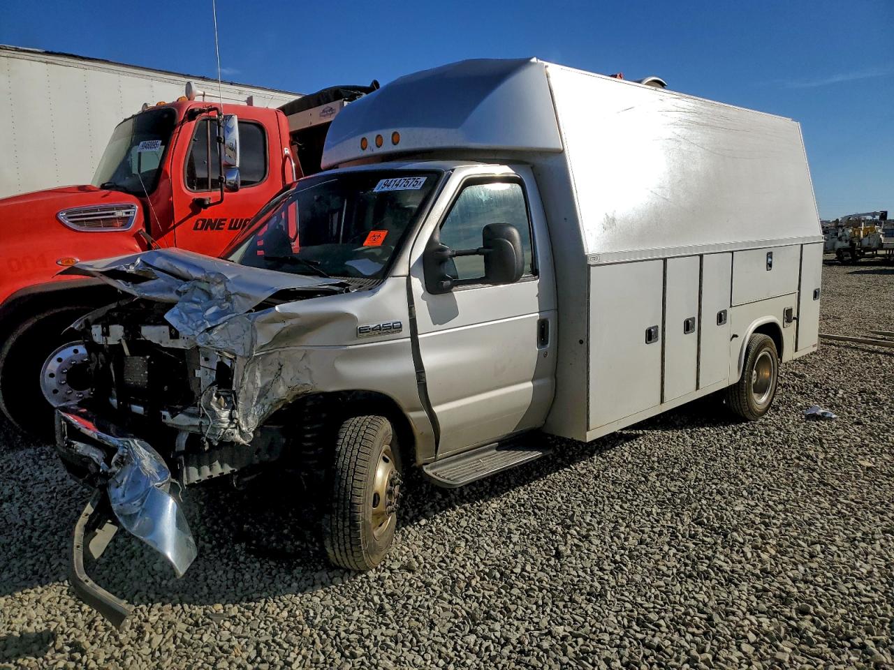 FORD ECONOLINE E450 SUPER DUTY CUTAWAY VAN