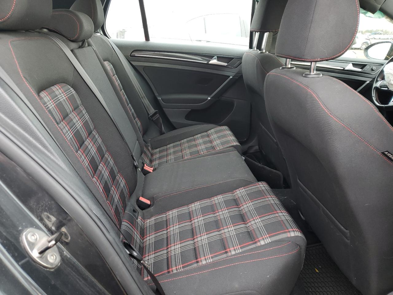 VOLKSWAGEN GOLF GTI S