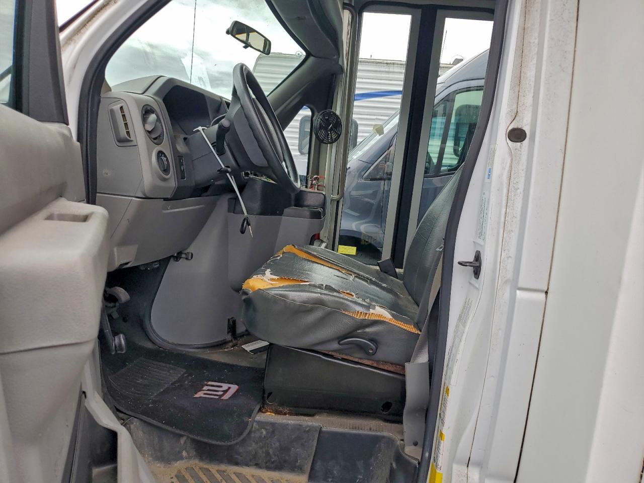 FORD ECONOLINE E350 SUPER DUTY CUTAWAY VAN