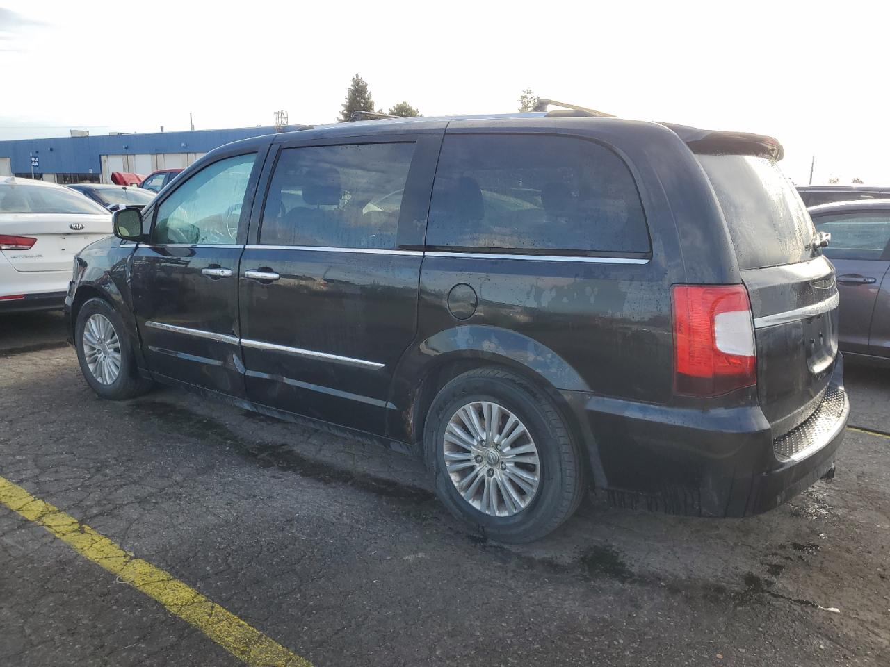 CHRYSLER TOWN & COUNTRY LIMITED