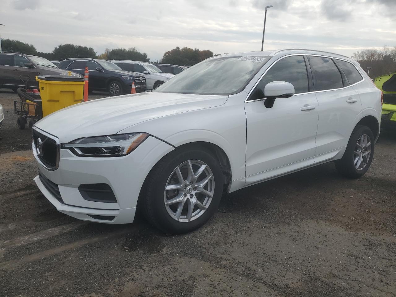 VOLVO XC60 T5 MOMENTUM