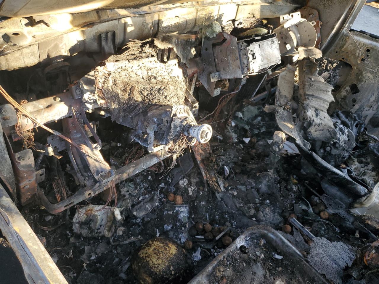 Lot #3309487647 2005 NISSAN FRONTIER C