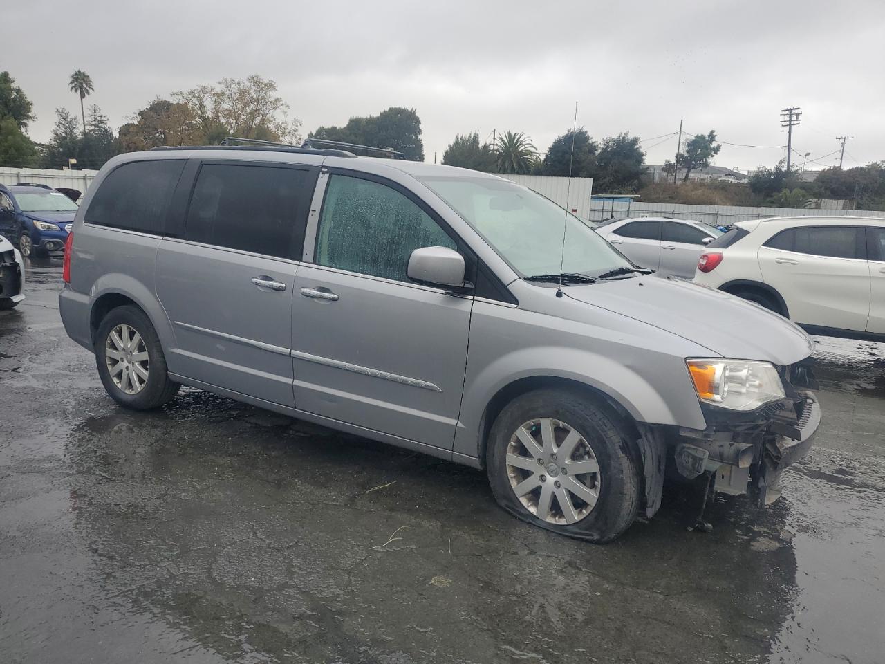 CHRYSLER TOWN & COUNTRY TOURING