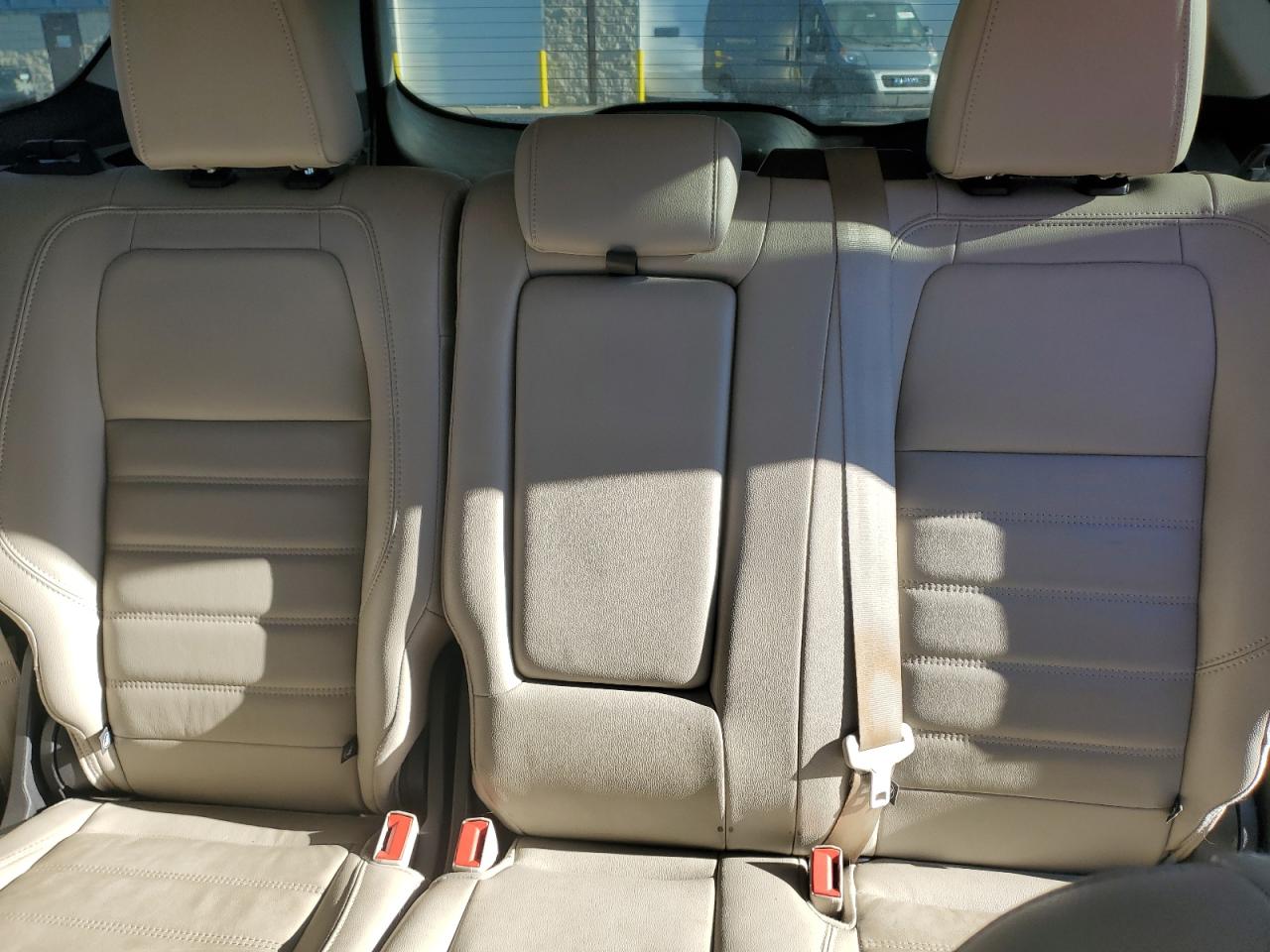 FORD ESCAPE TITANIUM