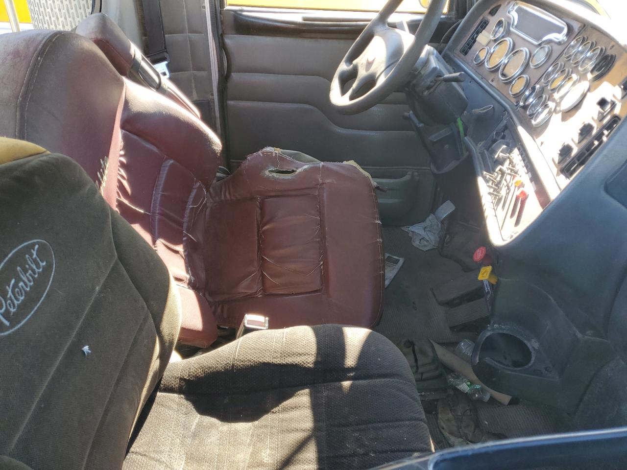 Lot #3298314137 2005 PETERBILT TRACTOR 378