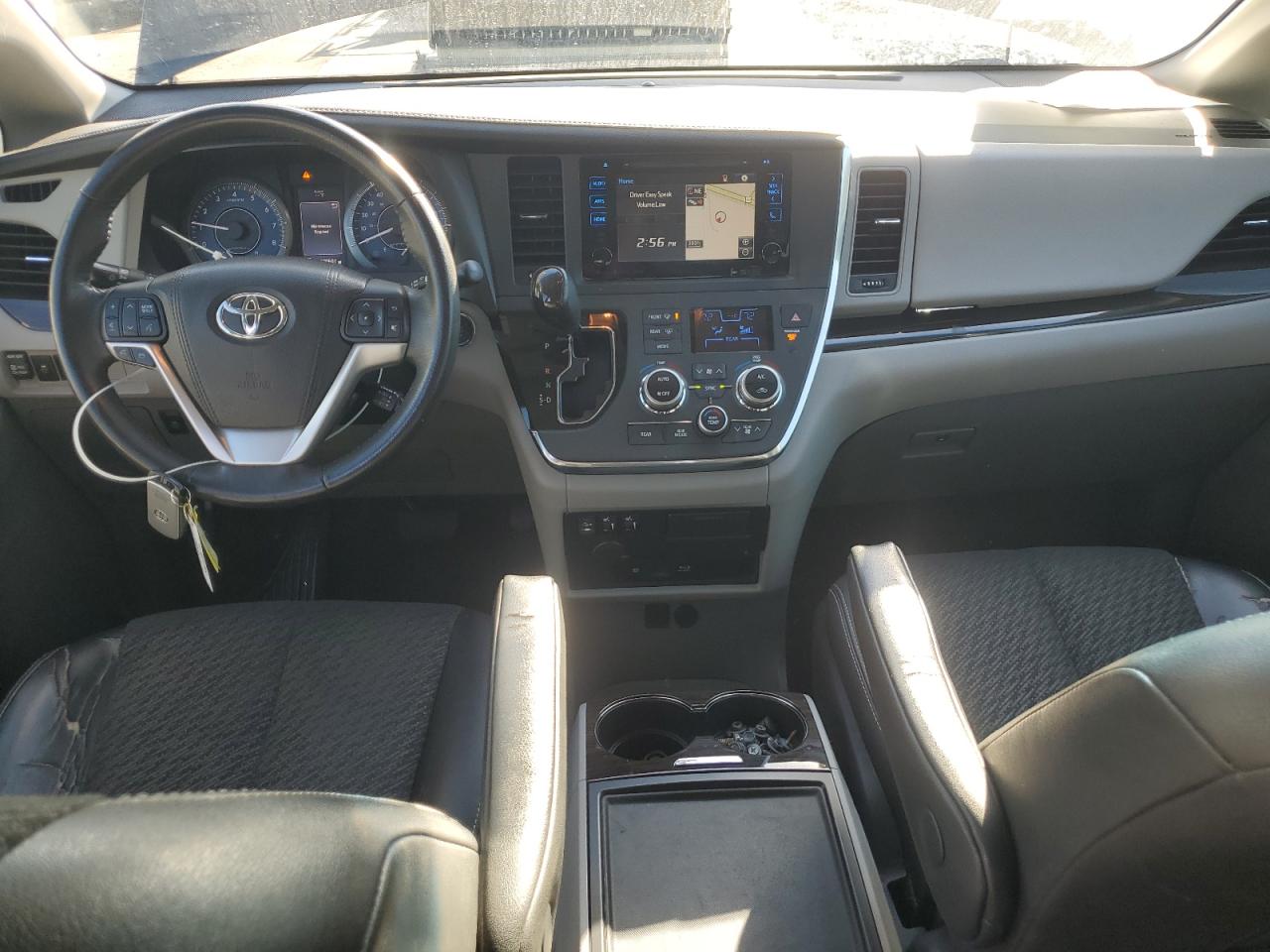 TOYOTA SIENNA XLE