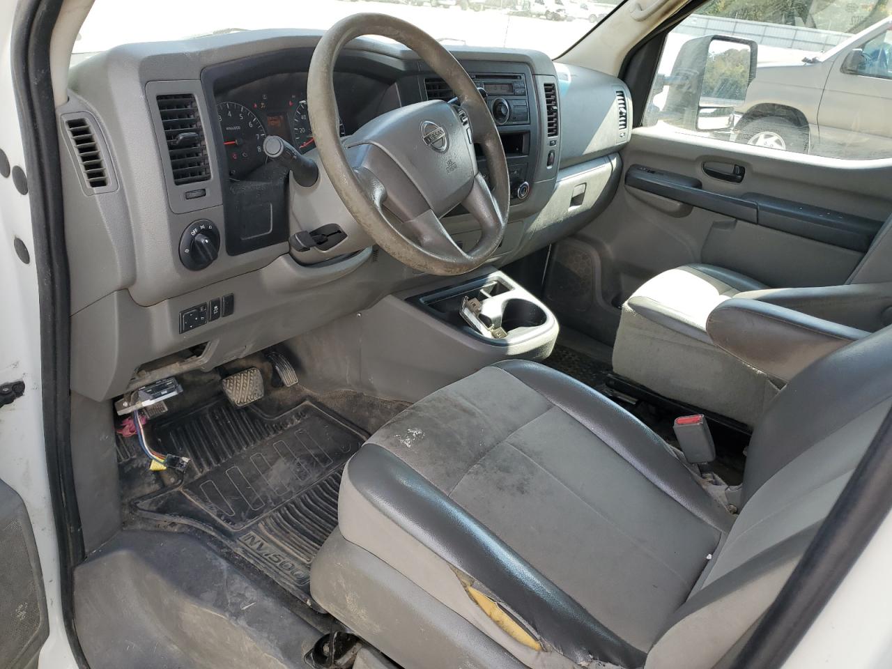 NISSAN NV2500 2500 S