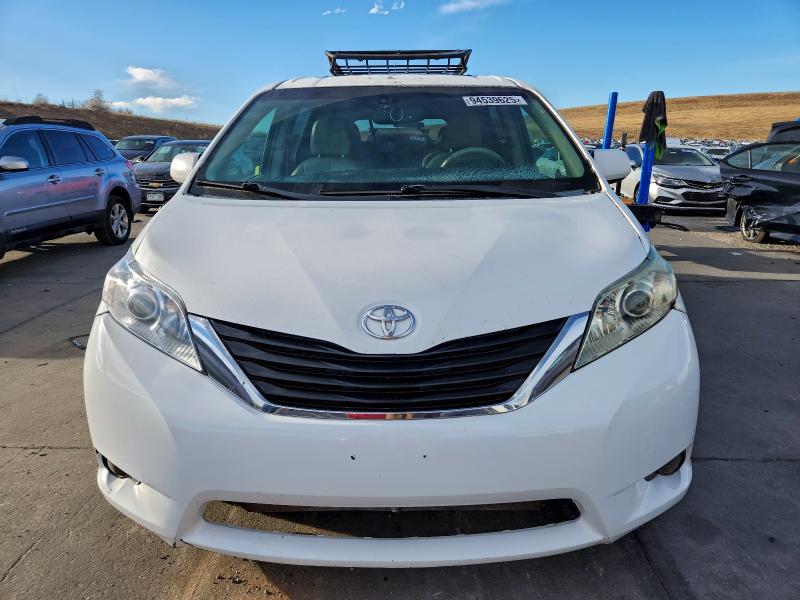 2011 TOYOTA SIENNA XLE #3302748005