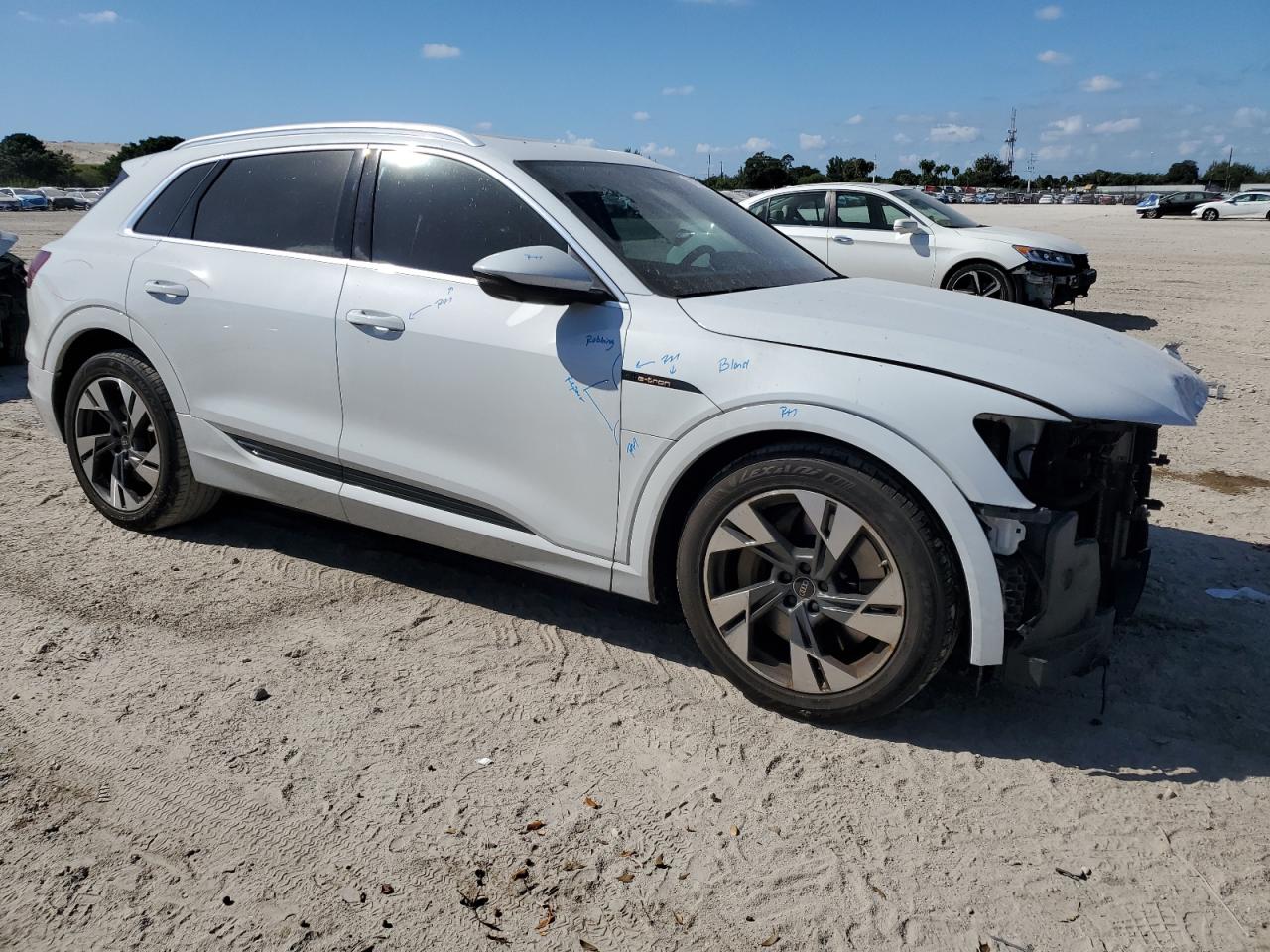 AUDI E-TRON PREMIUM PLUS