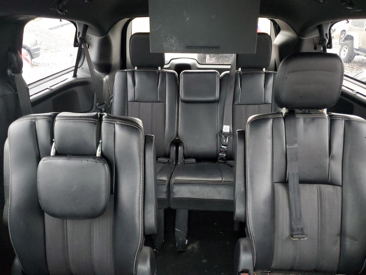 CHRYSLER TOWN & COUNTRY S