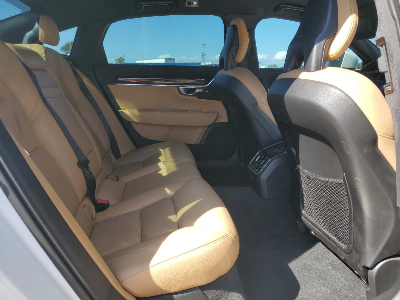 VOLVO S90 T5 MOMENTUM