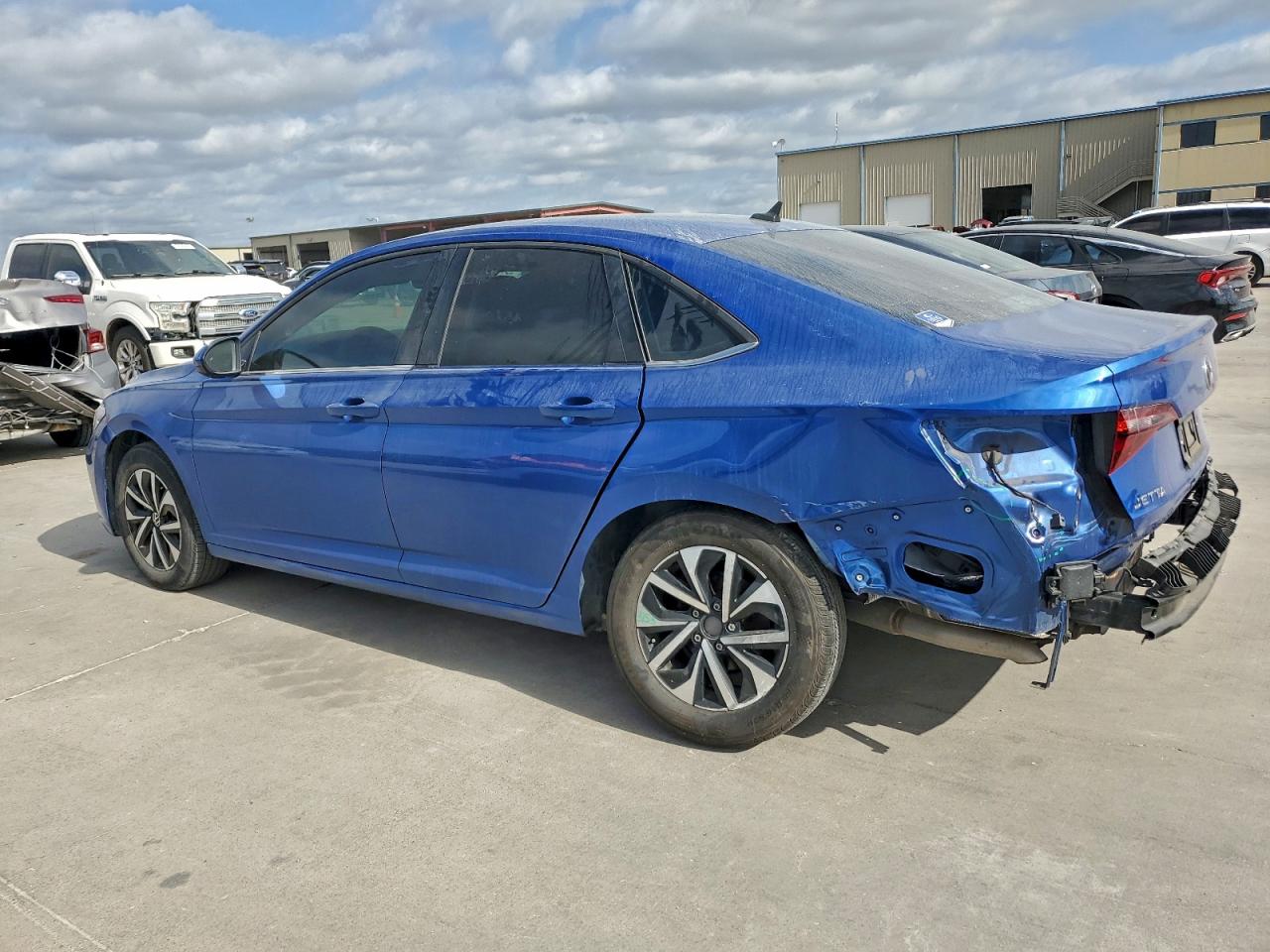 Lot #3304932574 2023 VOLKSWAGEN JETTA S