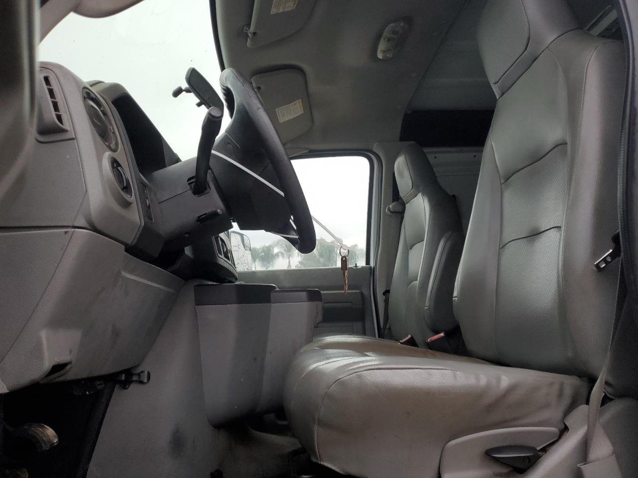 FORD ECONOLINE E150 VAN