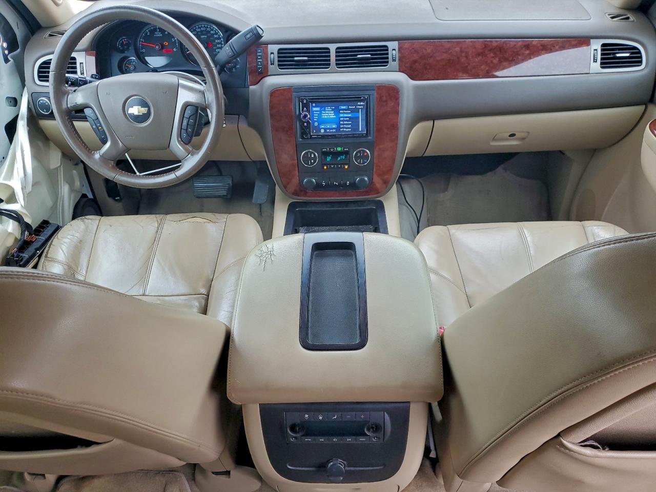 CHEVROLET SUBURBAN C1500 LT