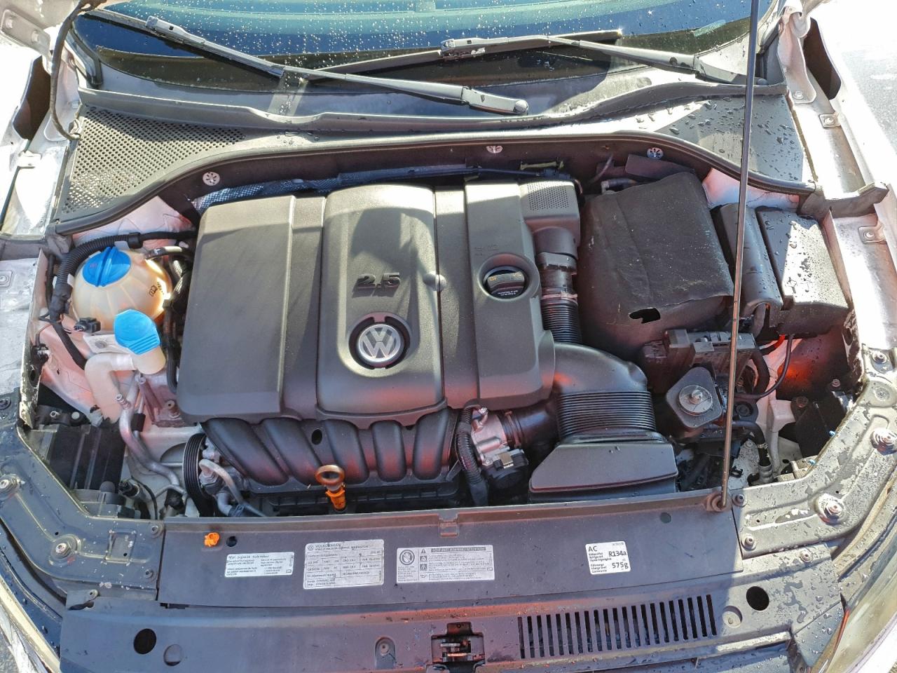 VOLKSWAGEN PASSAT SE